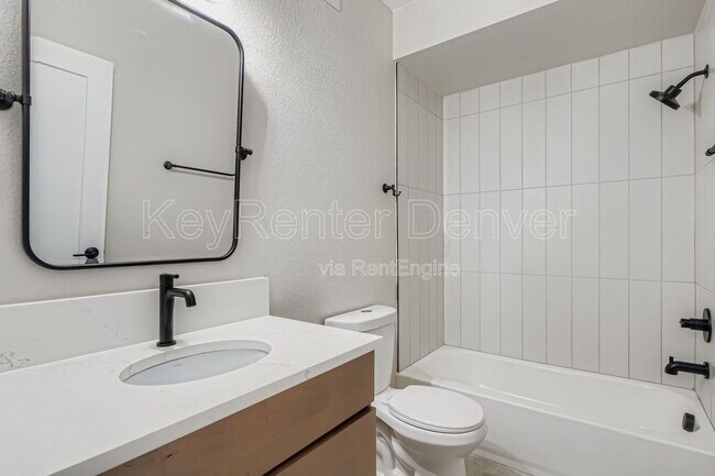 Building Photo - 2208 S Albion St