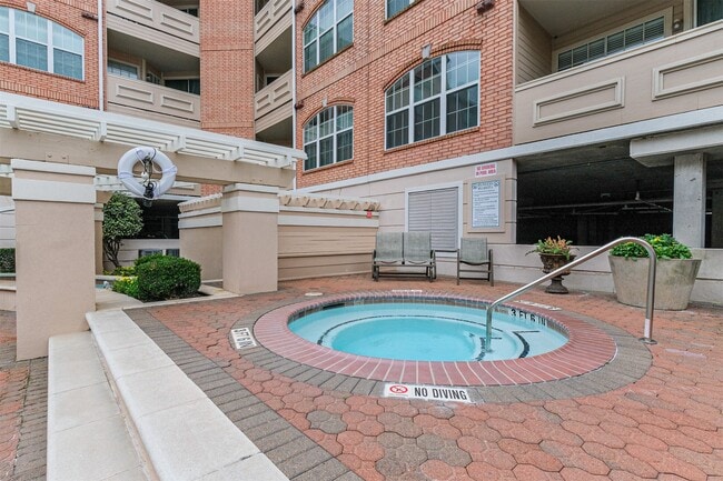 Building Photo - 2111 Welch St