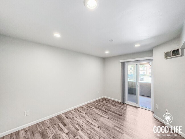 Building Photo - SD: 2BD/2BA Condo in UTC with Reserved Parking, Covered Balcony & In-Unit Laundry