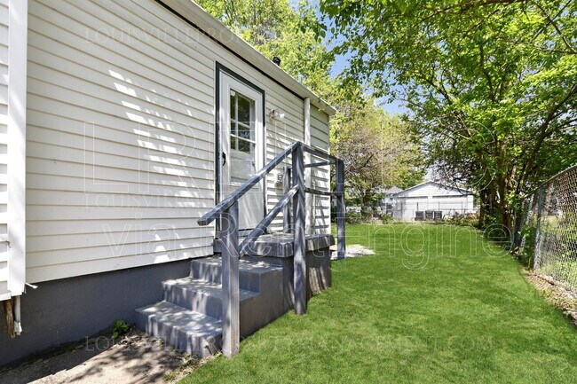 Building Photo - 4217 Grand Ave