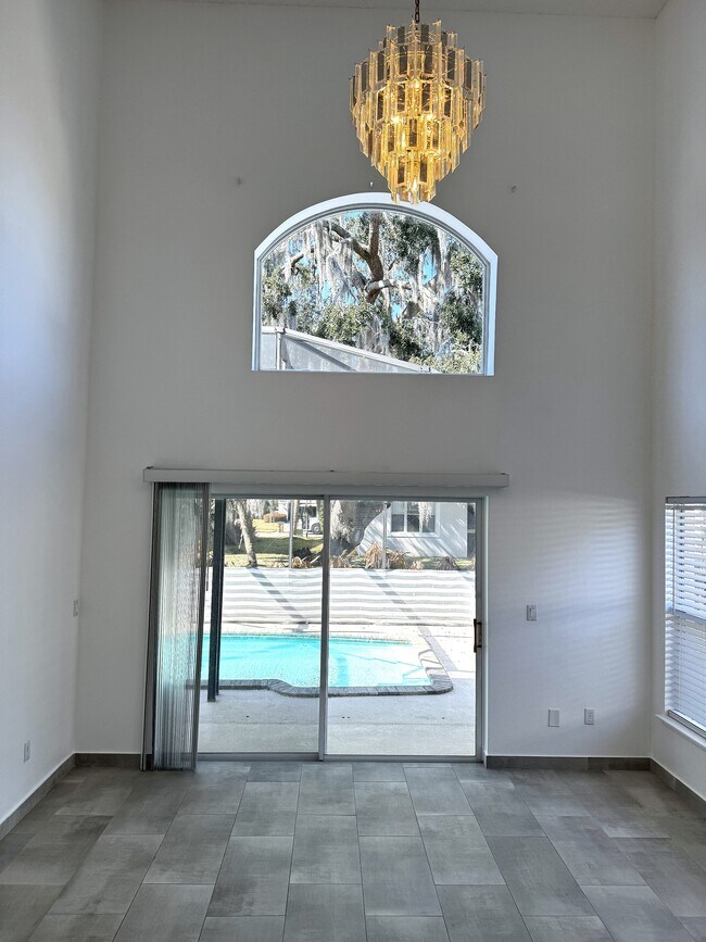 Building Photo - 1851 Wedgewood Way