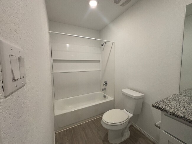 Building Photo - Charming Single-Story Home in Amenity-Rich Silos Community