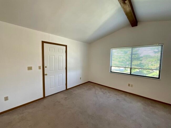 Building Photo - 165 Eagle Ridge