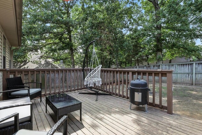 Building Photo - 7328 W Ridge Cir