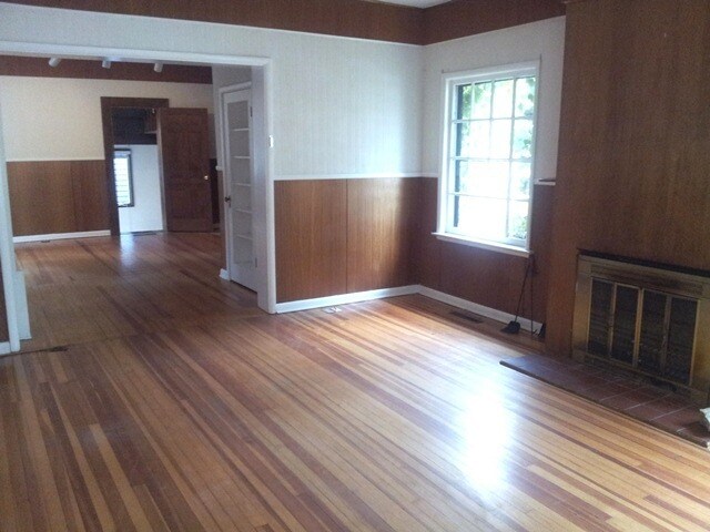 Building Photo - Custom Home, 7th and University