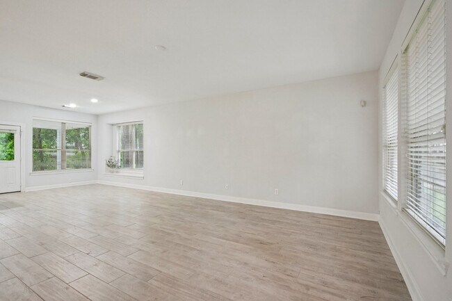 Building Photo - 90 Panterra Way