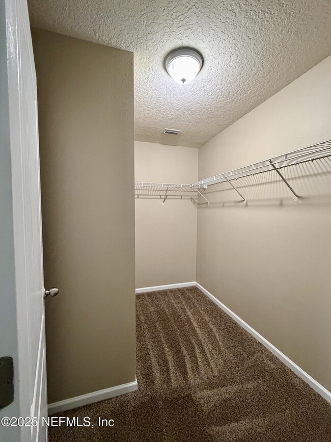 Building Photo - 3583 Sunfish Dr