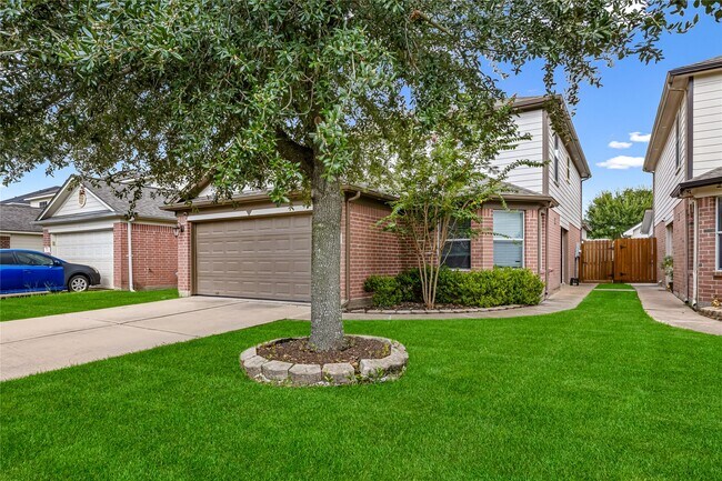 Building Photo - 5703 Basswood Dale Dr