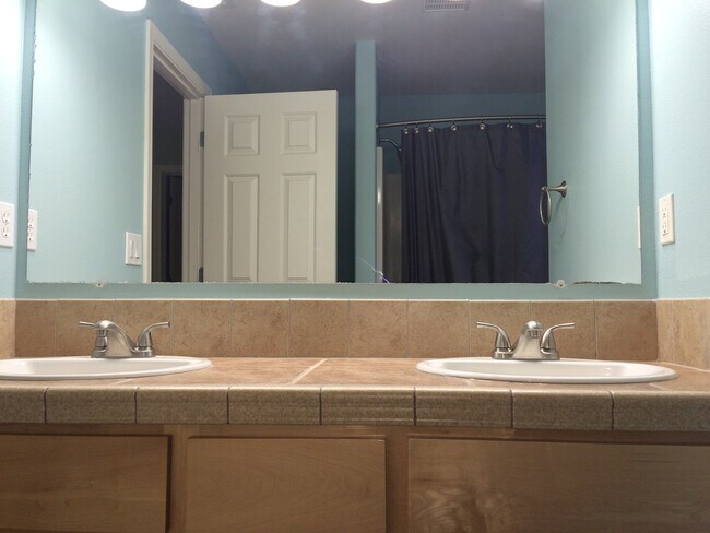Building Photo - Large Home for Rent in Sage Point Service ...
