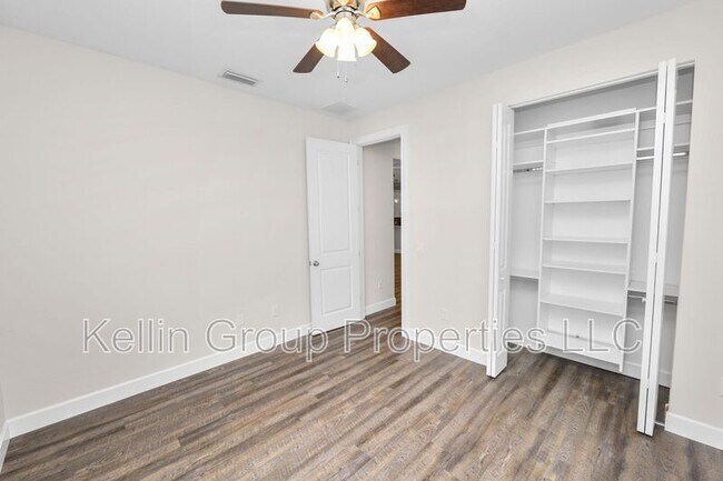 Building Photo - 3725 57th Ave N