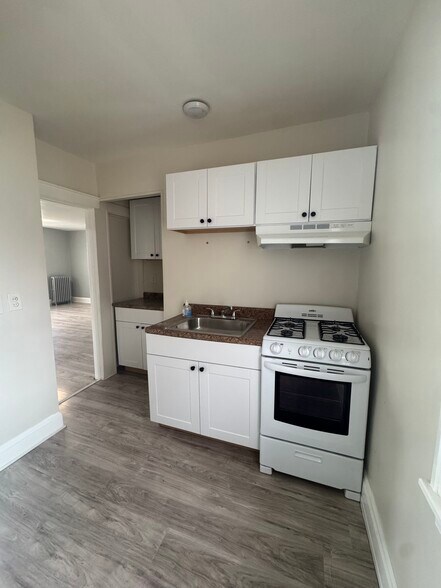 Building Photo - 447 Naugatuck Ave