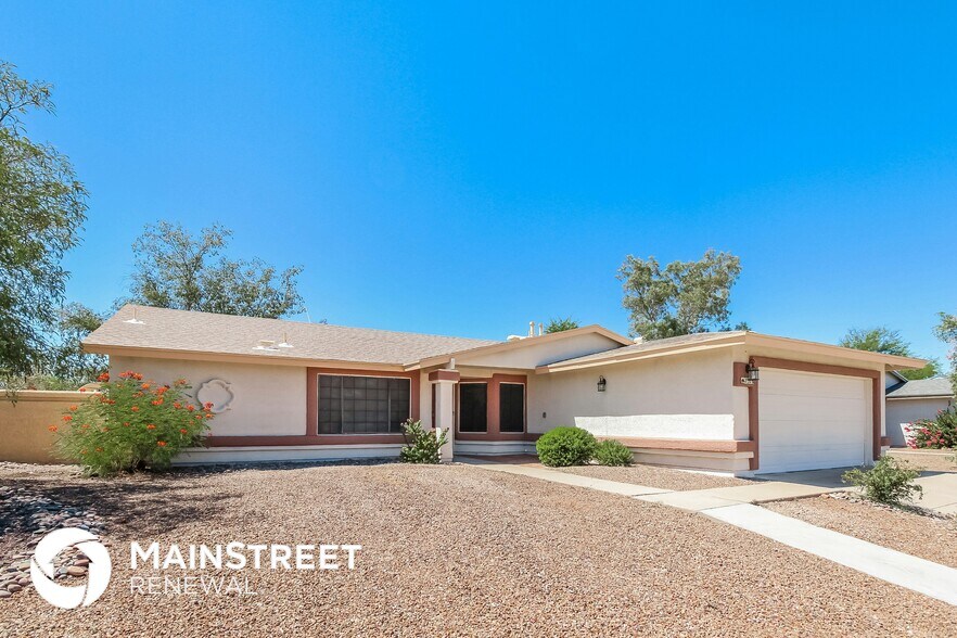 Primary Photo - 1576 W Highsmith Dr