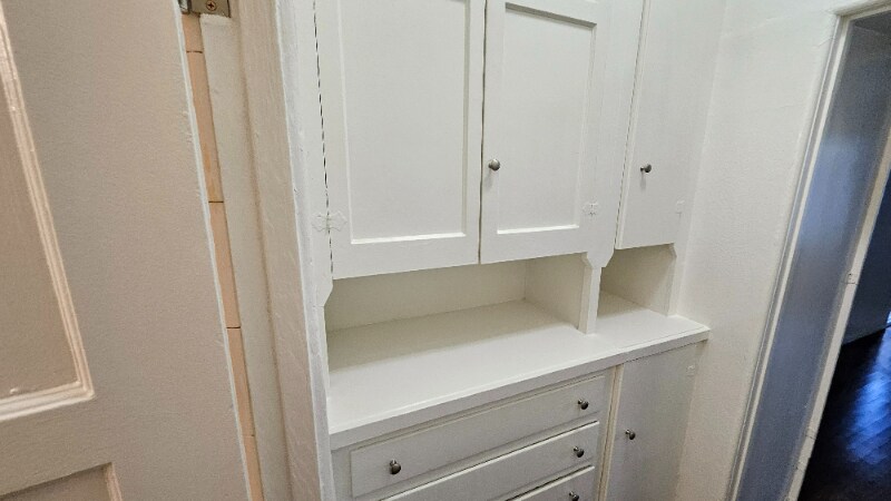 Building Photo - 519 N Gardner St