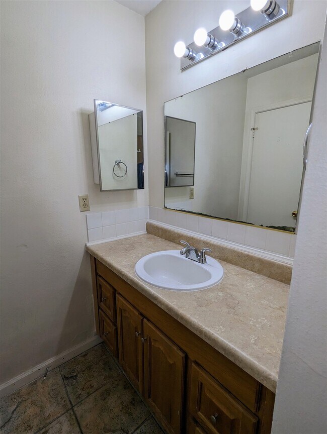 Building Photo - 7002 Lanier Dr