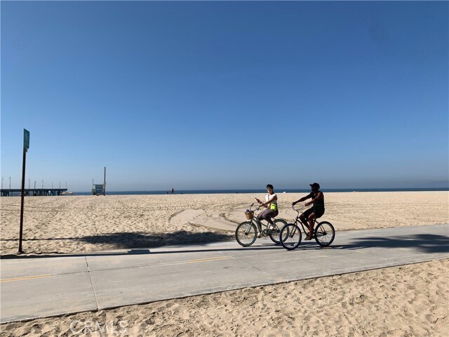 Building Photo - 3003 Ocean Front Walk