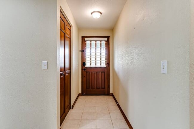 Building Photo - 2644 Willona Dr