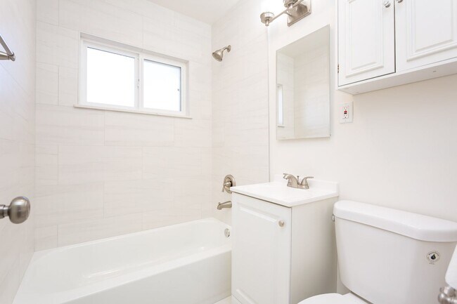 Building Photo - Cherokee