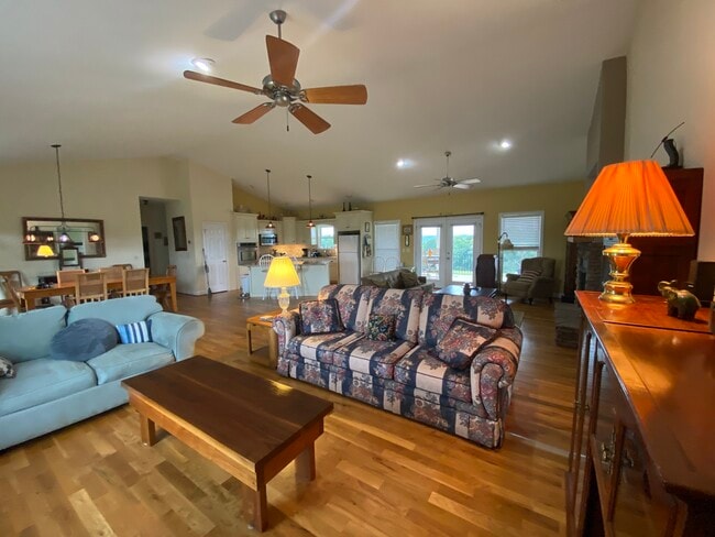 Building Photo - 149 Bowen Farm Rd