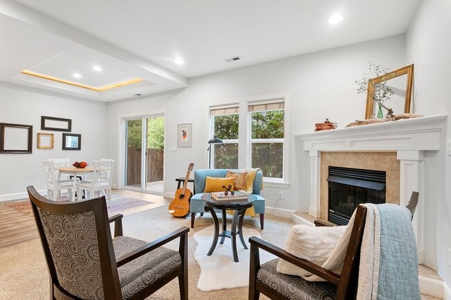 Building Photo - Beautiful 4-bdr/2.5 bath Beaverton home w/ fireplace near nature area, Intel, Nike, and more