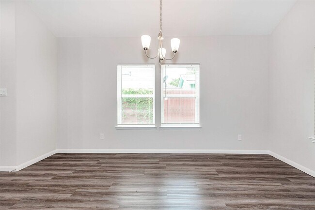 Building Photo - 1206 Denison Ave
