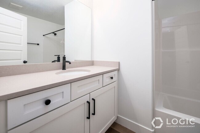 Building Photo - Brand New Townhome in Lehi Utah!