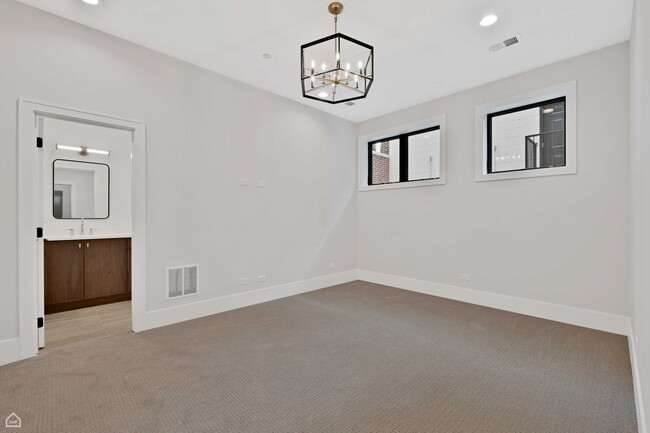 Building Photo - 1757 W Le Moyne St