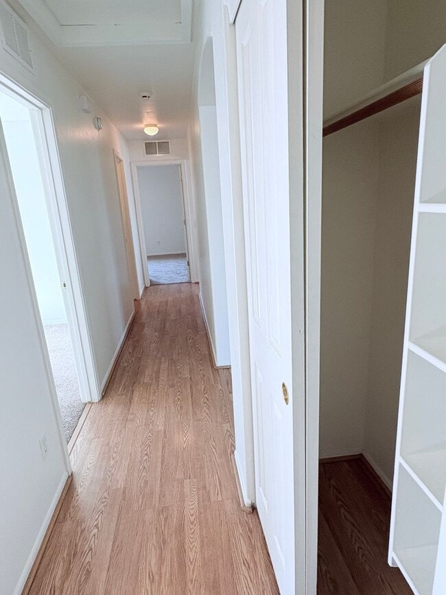 Building Photo - 3-bedroom, 2-bathroom home with walled bac...