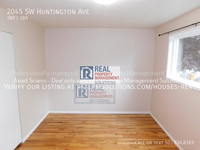 Building Photo - 2045 SW Huntington Ave