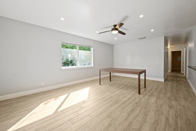 Building Photo - Charming 3-Bed, 2-Bath Home in Prime Fort Lauderdale!
