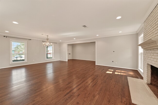 Building Photo - 5215 Stillbrooke Dr