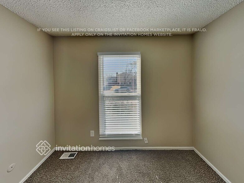 Building Photo - 9954 Columbine St