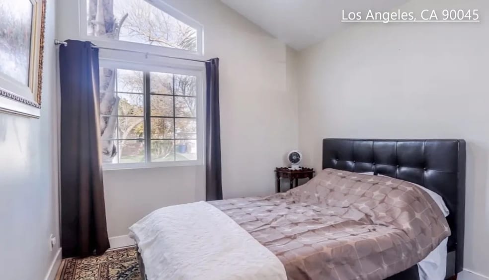 Building Photo - 5442 W 76th St