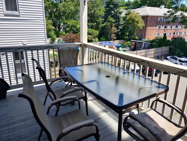 Building Photo - 39 Porter St