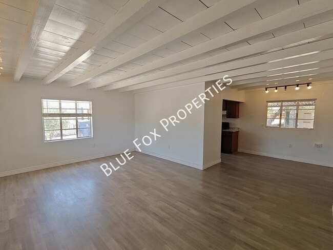 Building Photo - 2233 N Isabel Blvd