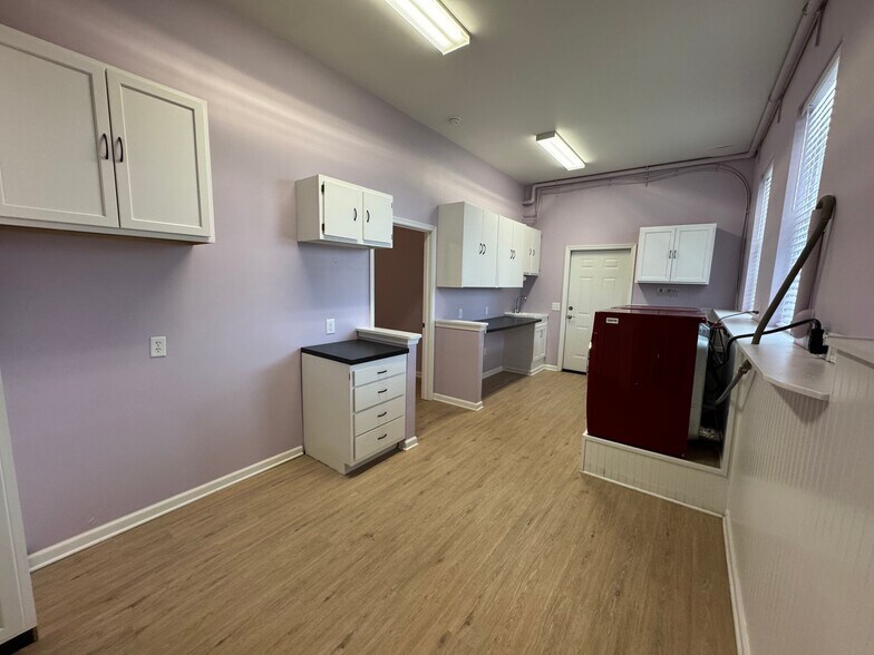 Building Photo - 3828 Baltimore Pike