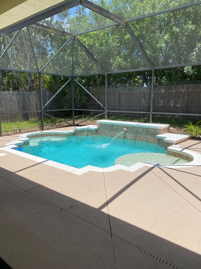 Building Photo - GRAND HAVEN POOL HOME!