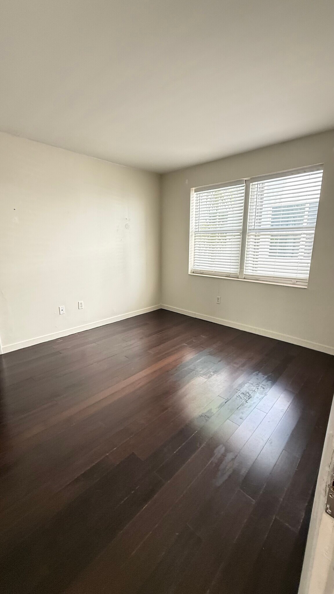 Building Photo - 1550 Drexel Ave