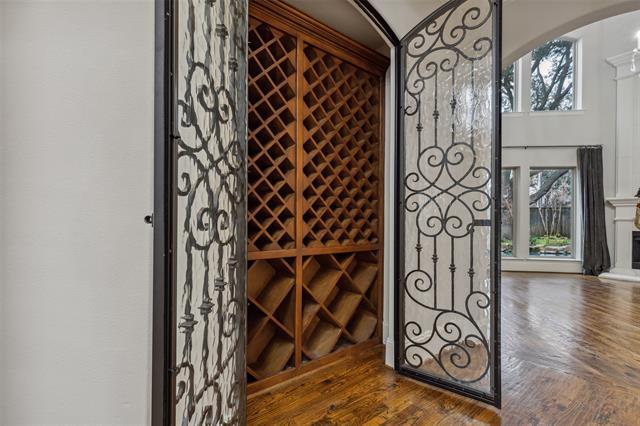 Building Photo - 6405 Royal Ln