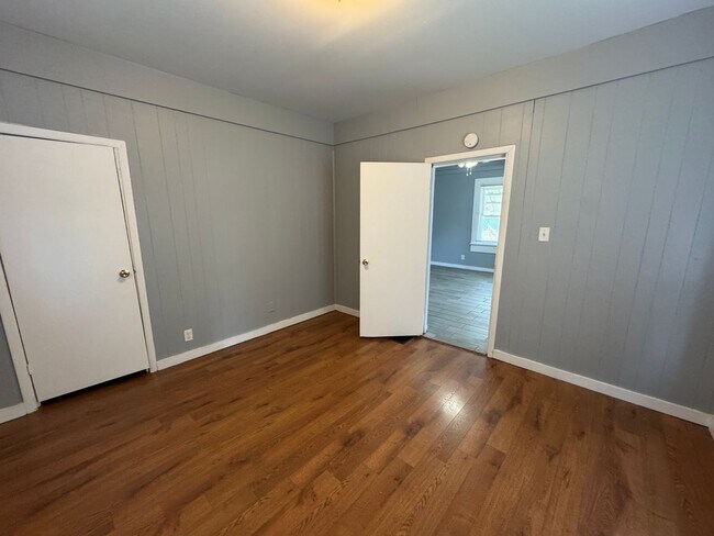 Building Photo - 2217 Terrace Ave