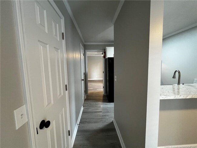 Building Photo - 5850 Century Oaks Dr