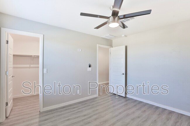 Building Photo - 18787 W Yucatan Dr