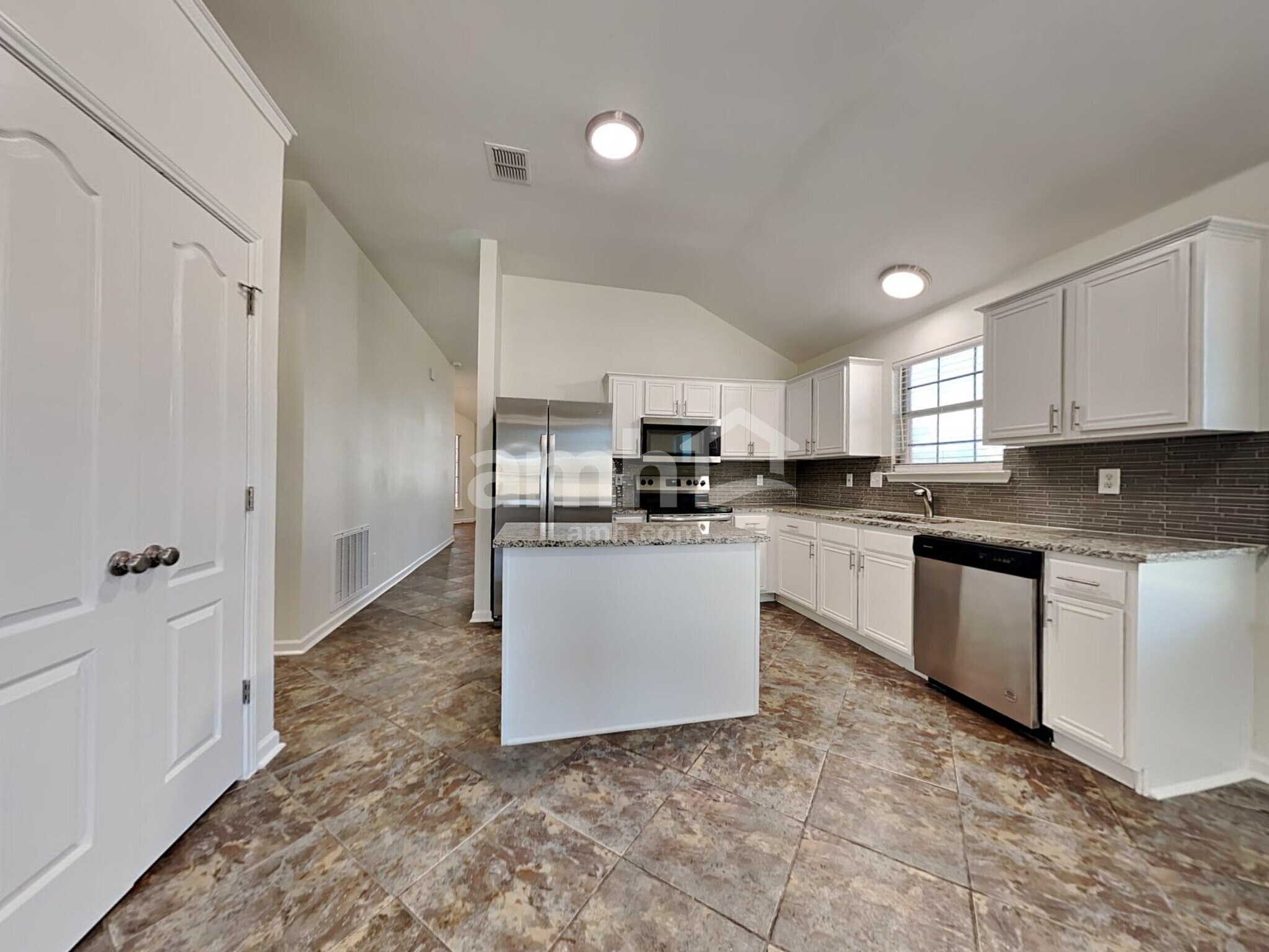 Building Photo - 347 Tioga Dr