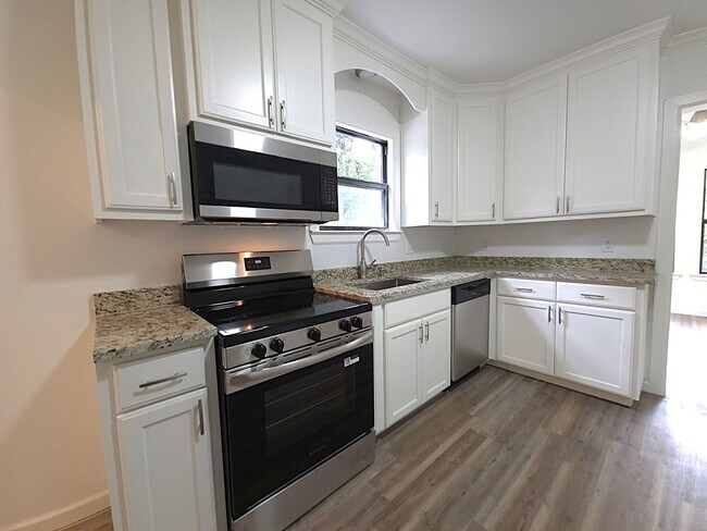 Building Photo - Fully Remodeled Home in the Heart of Tyler...