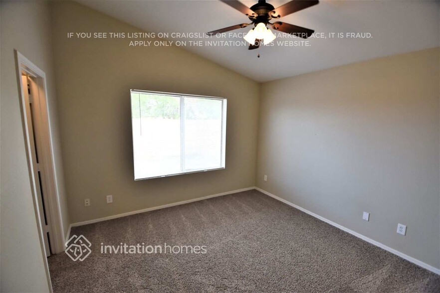 Building Photo - 11944 N 74th Ln