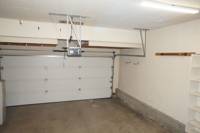Building Photo - 10602 SW Windsor Pl