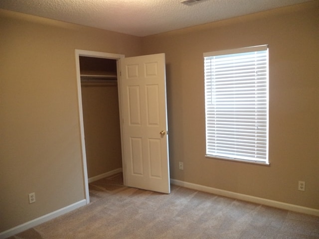 Building Photo - 2637 Druid Hill Dr