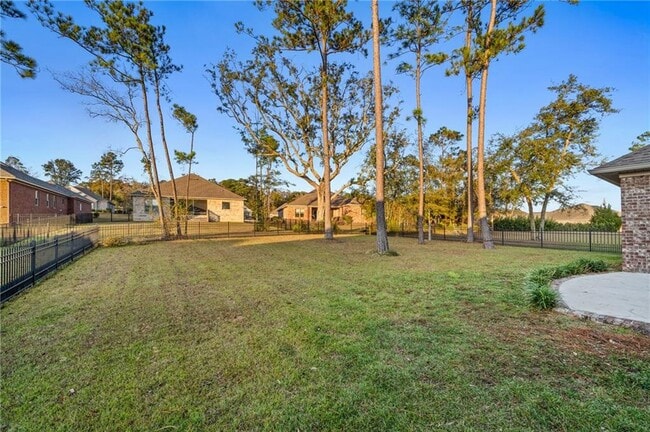 Building Photo - 7817 Hemlock St