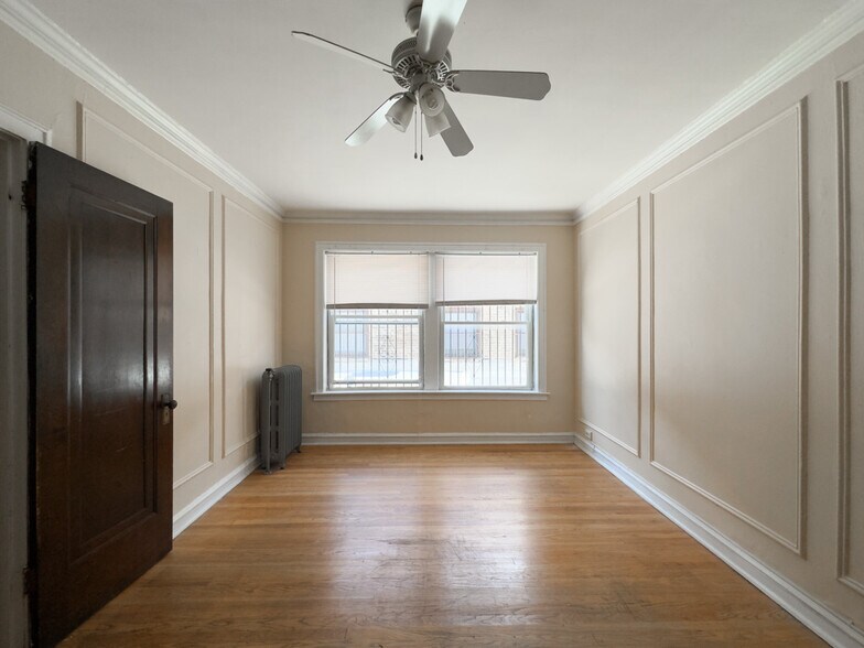 Building Photo - 1211 W Elmdale Ave