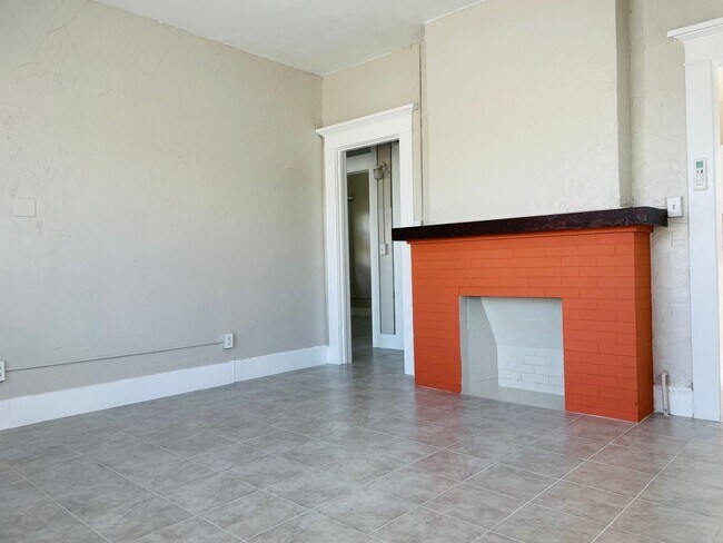 Building Photo - Fully Remodeled Charming Historic 2 Bed 1 ...