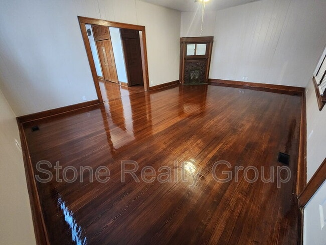 Building Photo - 1401 S 25th St